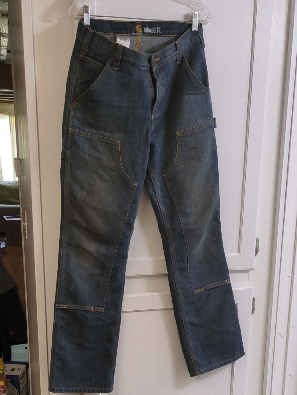 Carhartt Men’s Relaxed Jeans in Dark Blue Wash